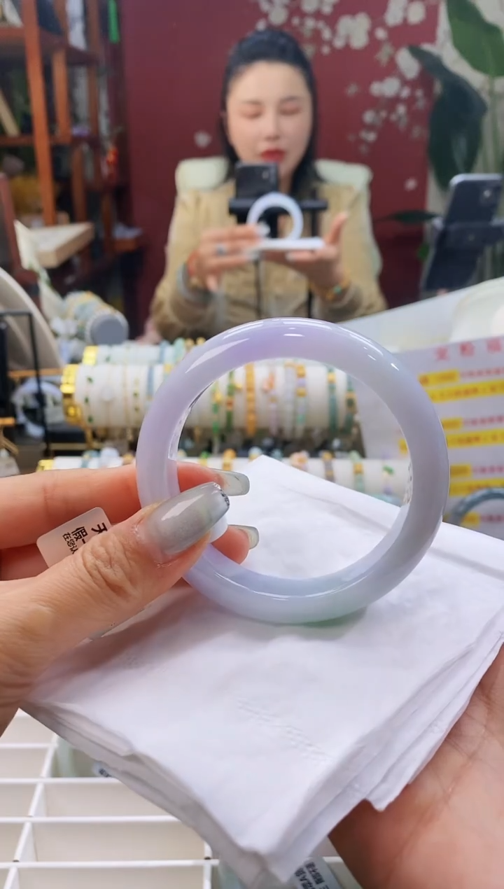 【闪购商品】翡翠手镯未镶嵌99淡春彩56-58/13.1*8.7