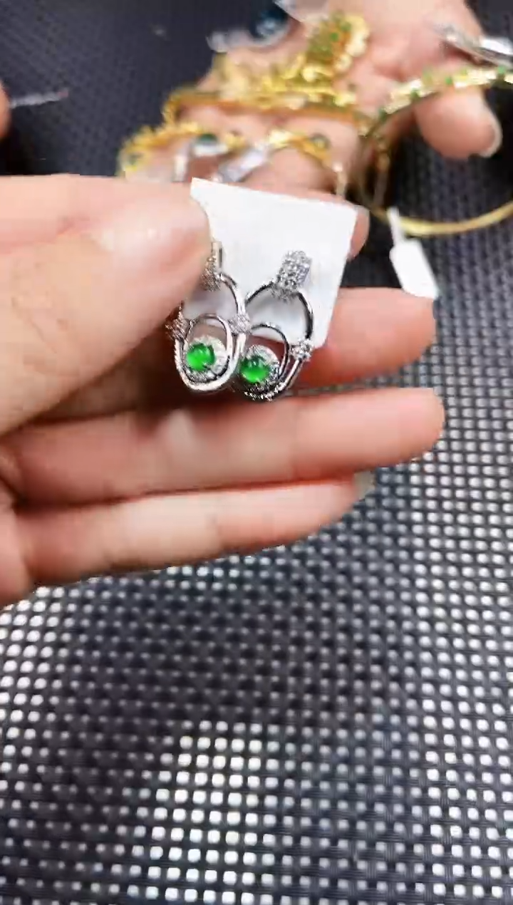 【闪购商品】翡翠耳饰未镶嵌111111111