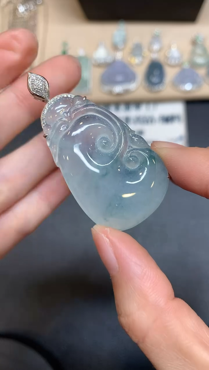 【闪购商品】翡翠吊坠(不含链)18K金镶嵌如意【无服务费