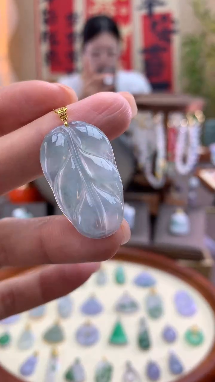 【闪购商品】翡翠颈饰18K金镶嵌叶子