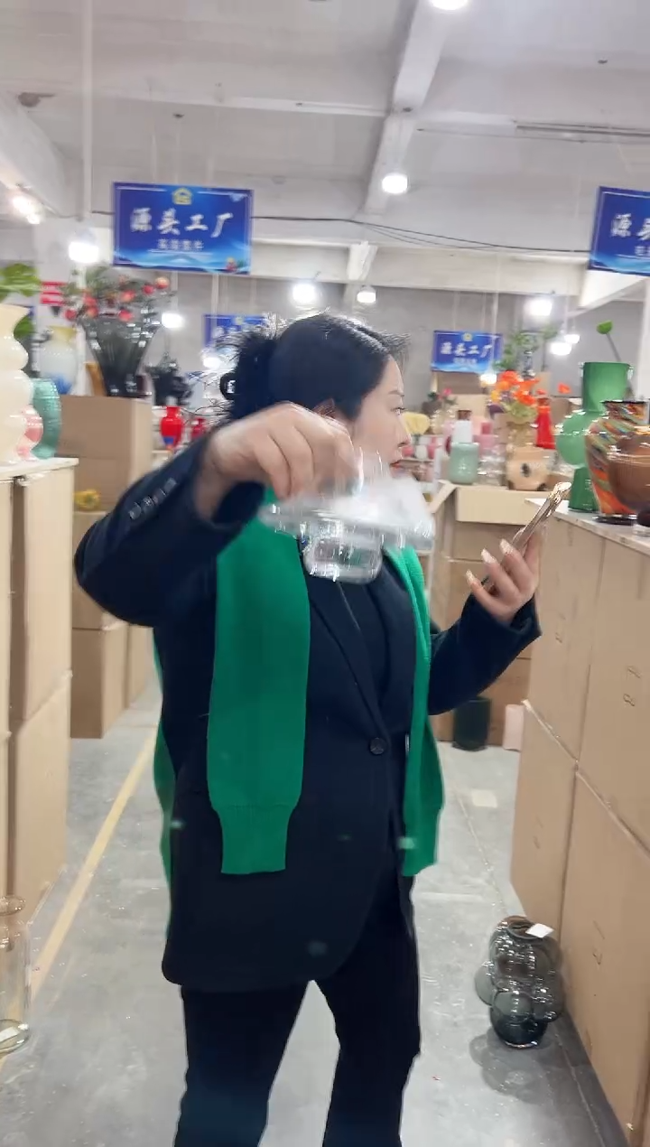 【闪购商品】玻璃花伴你花瓶微瑕-8TTOT