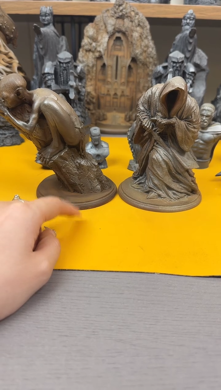 云**青实心铁艺----咕噜和巫王  自然锈