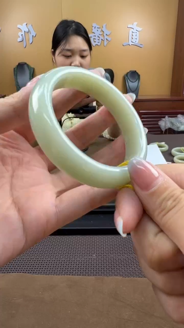 颈饰未镶嵌和田玉手镯59