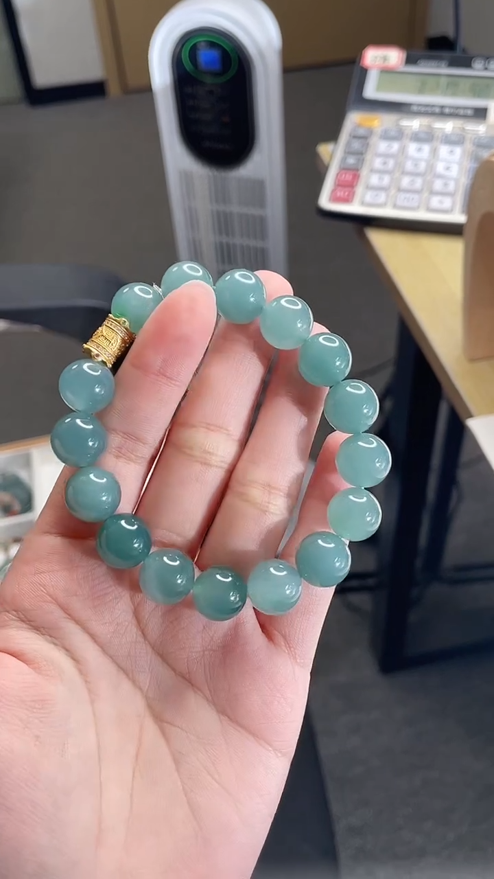 颈饰未镶嵌翡翠手串