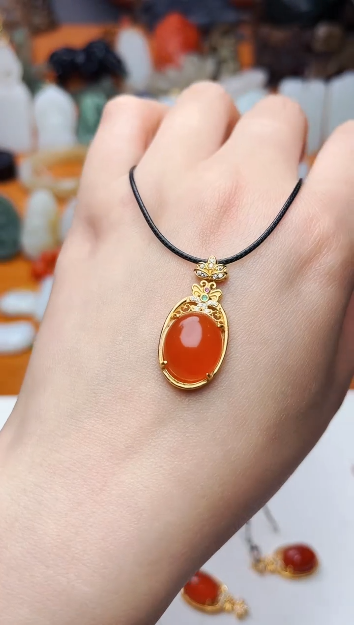 【闪购商品】南红玛瑙颈饰银S925镶嵌吊坠