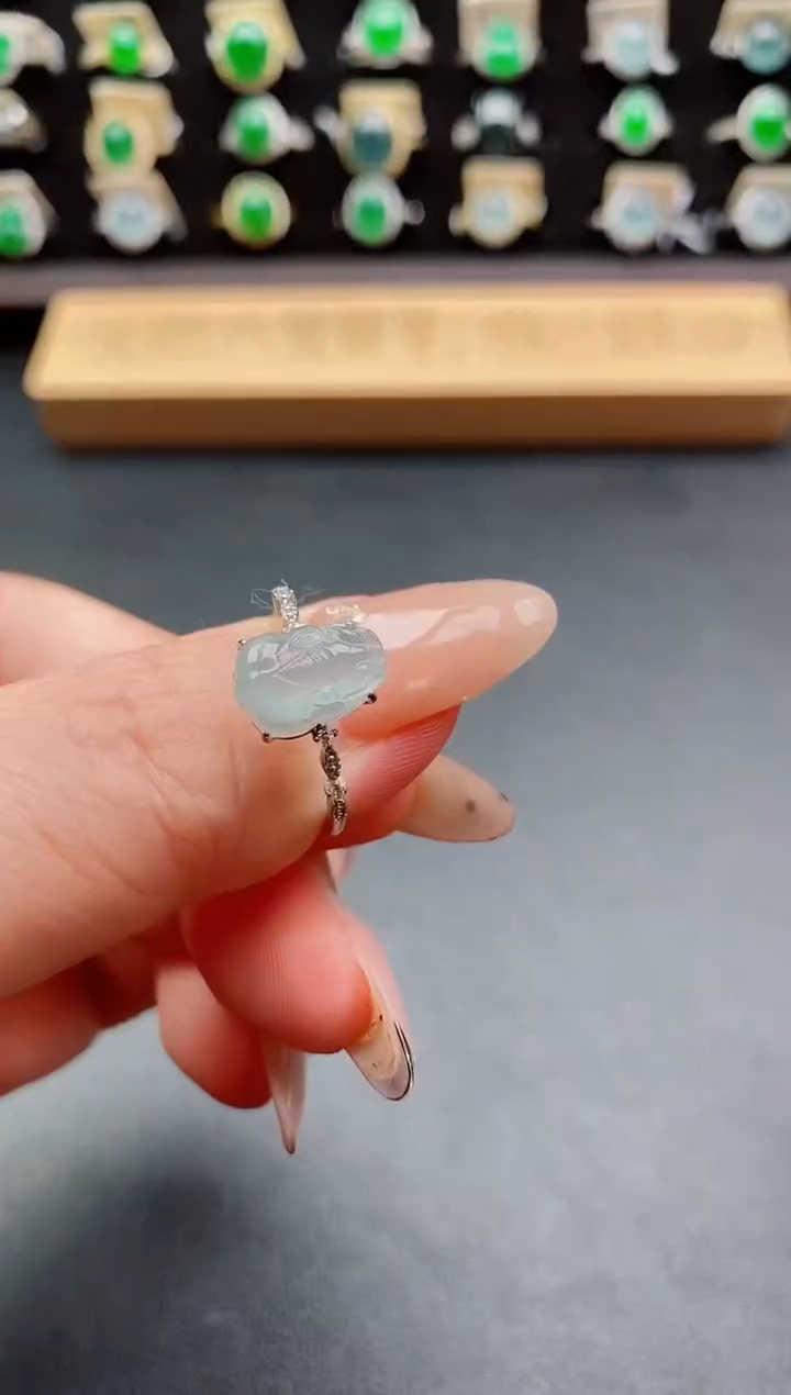 银S925镶嵌戒指翡翠1