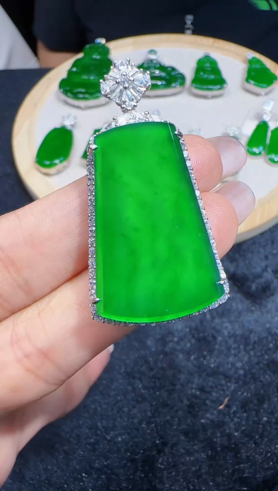 定制翡翠未镶嵌翡翠吊坠98