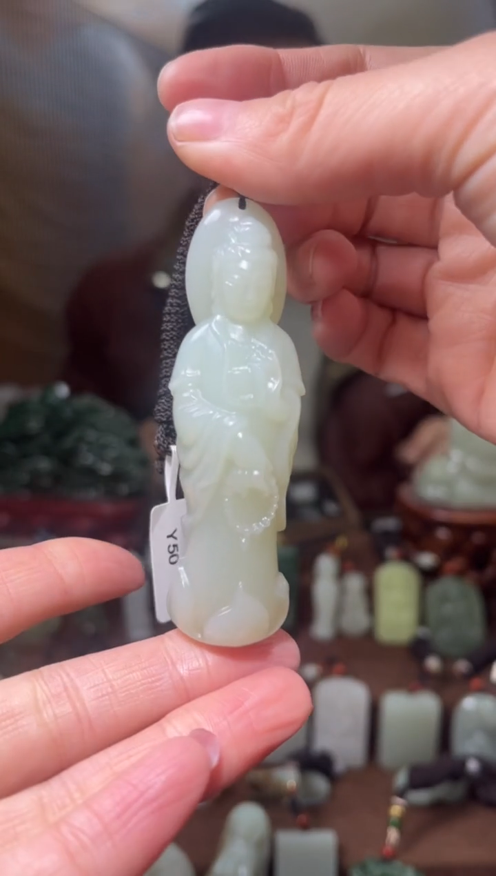 颈饰未镶嵌和田玉·