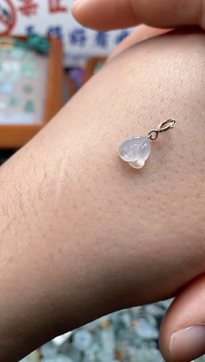 【闪购商品】翡翠颈饰未镶嵌哥哥