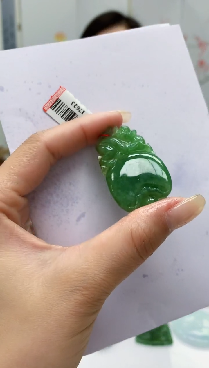 【闪购商品】定制翡翠未镶嵌4852lr-毛货挂件95