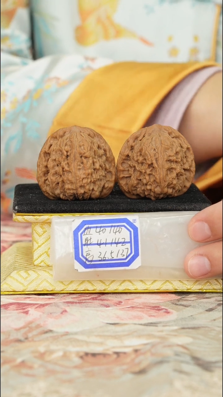 【闪购商品】文玩核桃把件赵喜满南将石