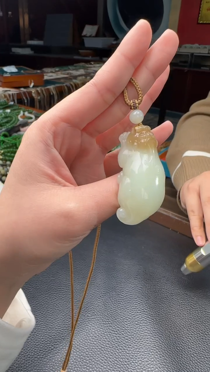 【闪购商品】和田玉颈饰未镶嵌且末糖白貔貅
