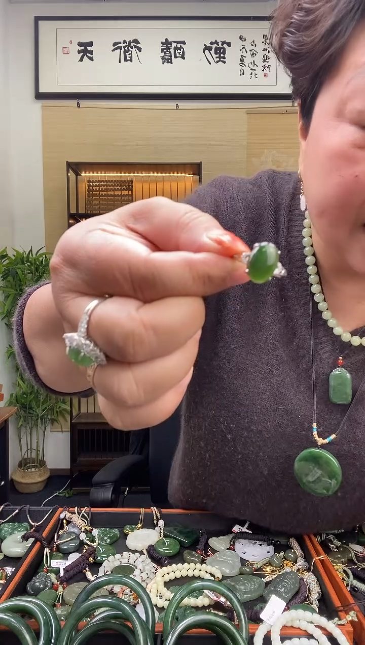 颈饰未镶嵌和田玉多样性发一  11