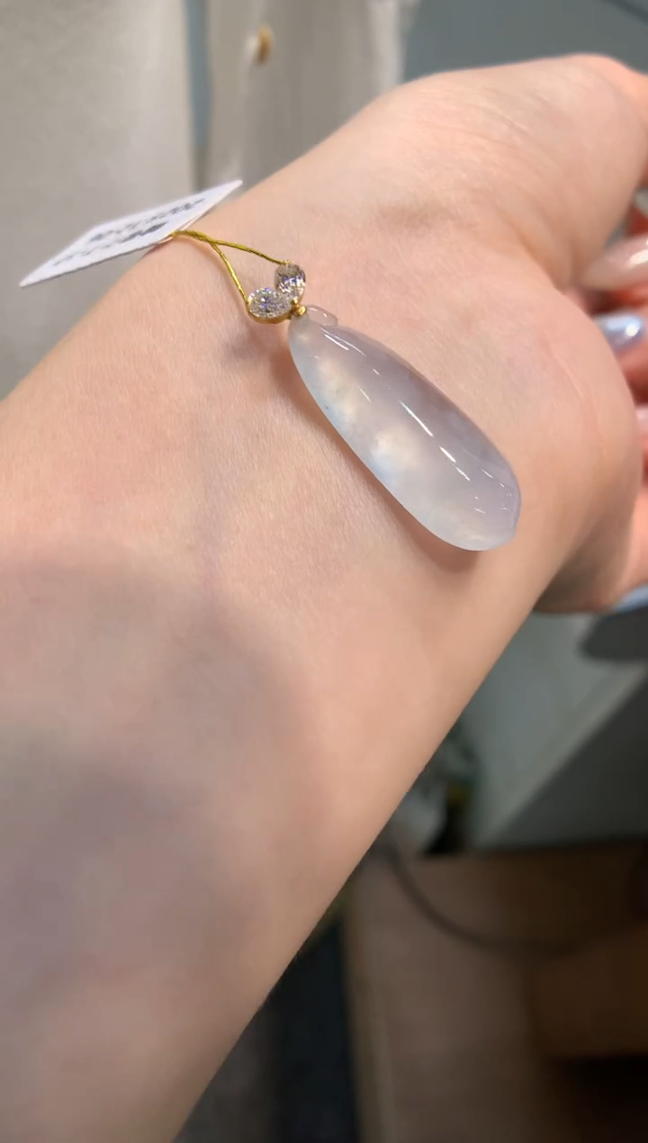 颈饰18K金镶嵌翡翠福瓜
