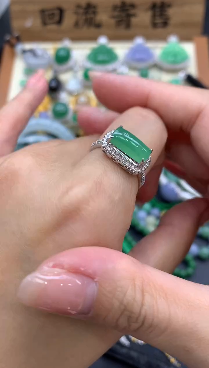 【闪购商品】翡翠戒指18K金镶嵌84-中国好珍宝