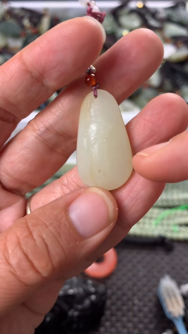 【闪购商品】和田玉颈饰未镶嵌多样性发货没有证书拍一发一有瑕