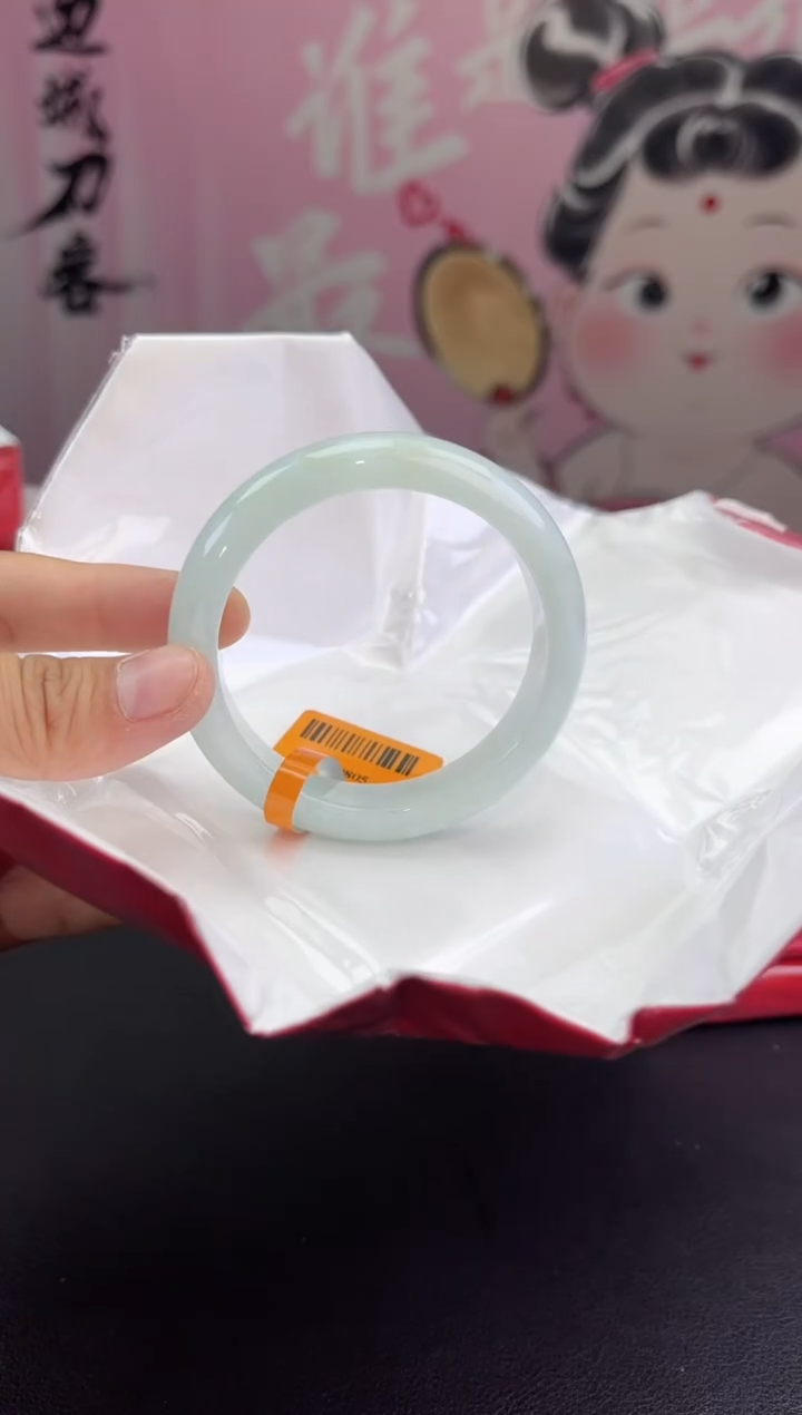 【闪购商品】翡翠手镯未镶嵌10翡翠手镯（微瑕）