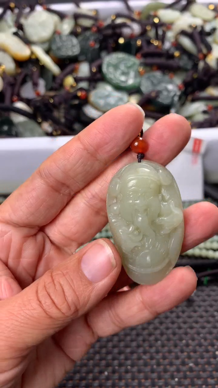 【闪购商品】和田玉颈饰未镶嵌多样性发货没有证书拍一发一有瑕