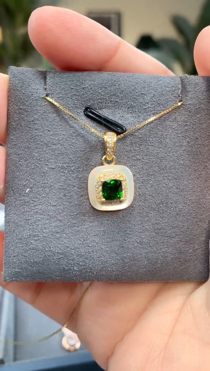 【闪购商品】透辉石吊坠（赠链）银S925镶嵌透辉石