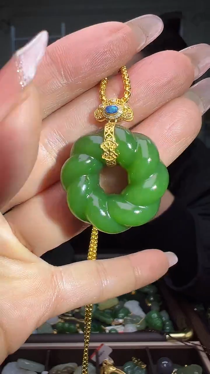 颈饰18K金镶嵌和田玉（多样性发货.发其一）11.21.104