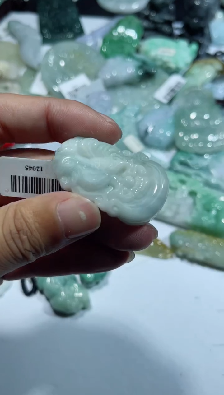 【闪购商品】翡翠颈饰未镶嵌00009141