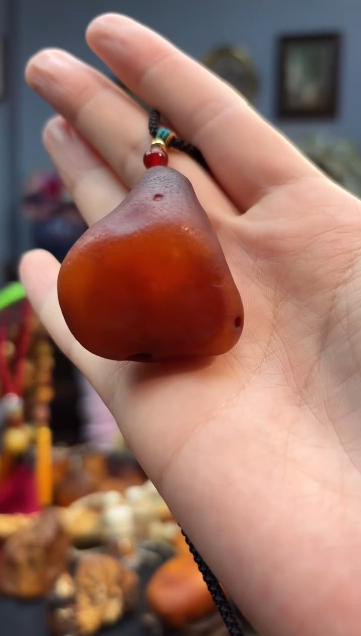 琥珀颈饰未镶嵌吊坠
