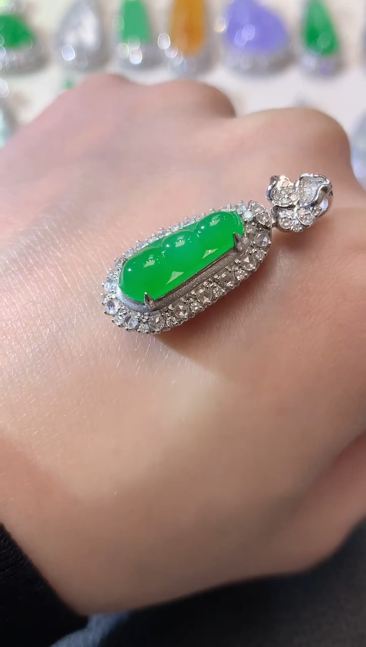 【闪购商品】翡翠吊坠(不含链)18K金镶嵌A80