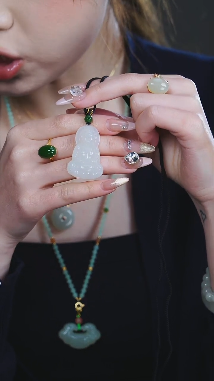 吊坠(赠链)未镶嵌和田玉和田玉观音吊坠绑绳