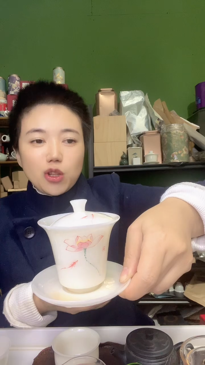 陈****n彩选单品璞玉手绘荷花微瑕盖碗