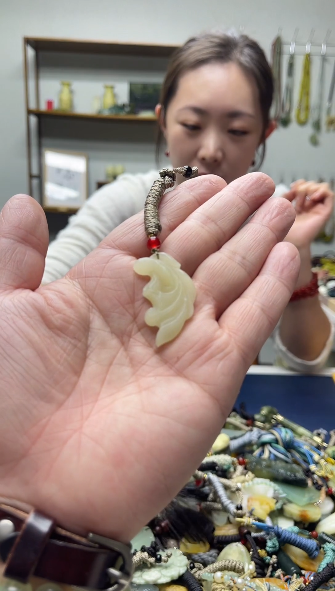 未镶嵌岫玉吊坠`