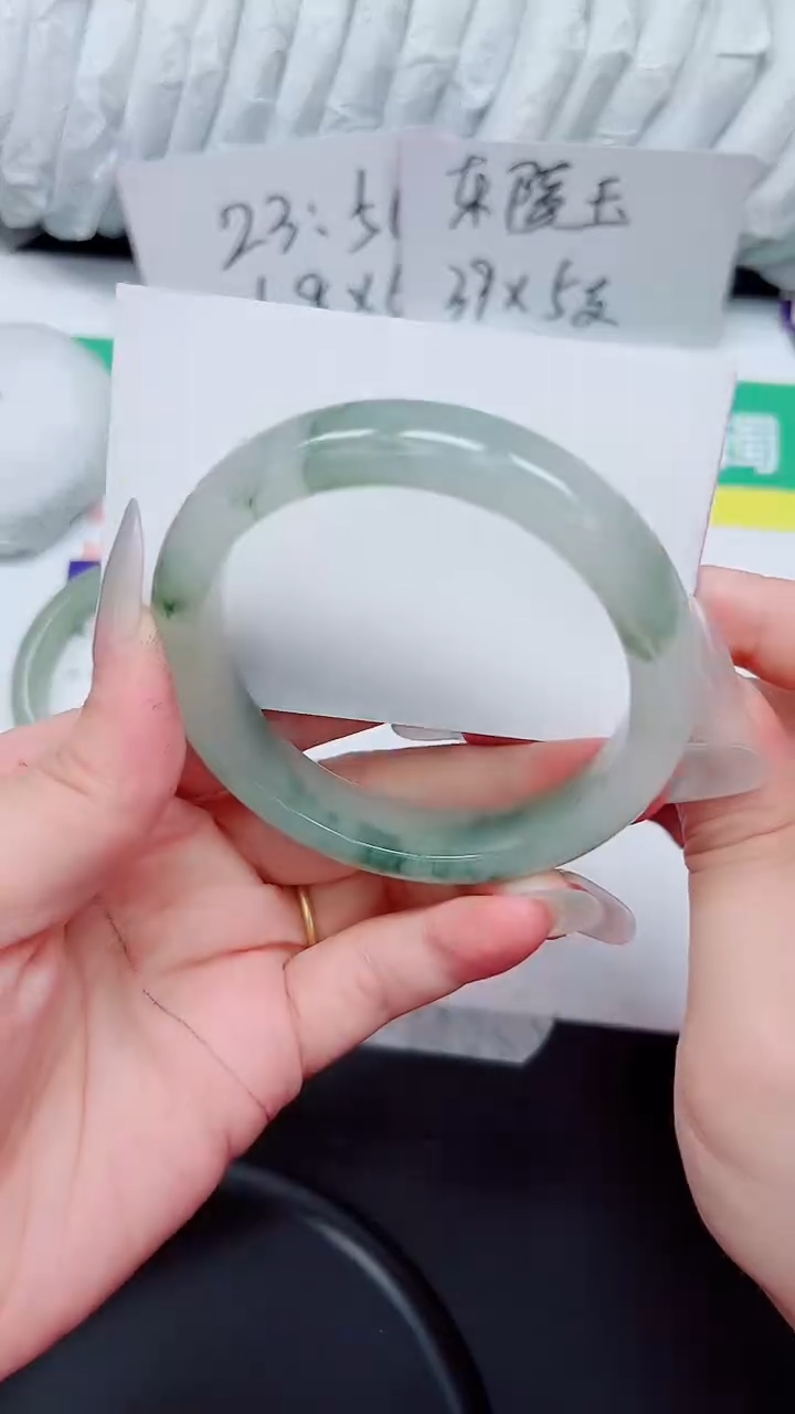 石英质玉手镯未镶嵌159-58.7