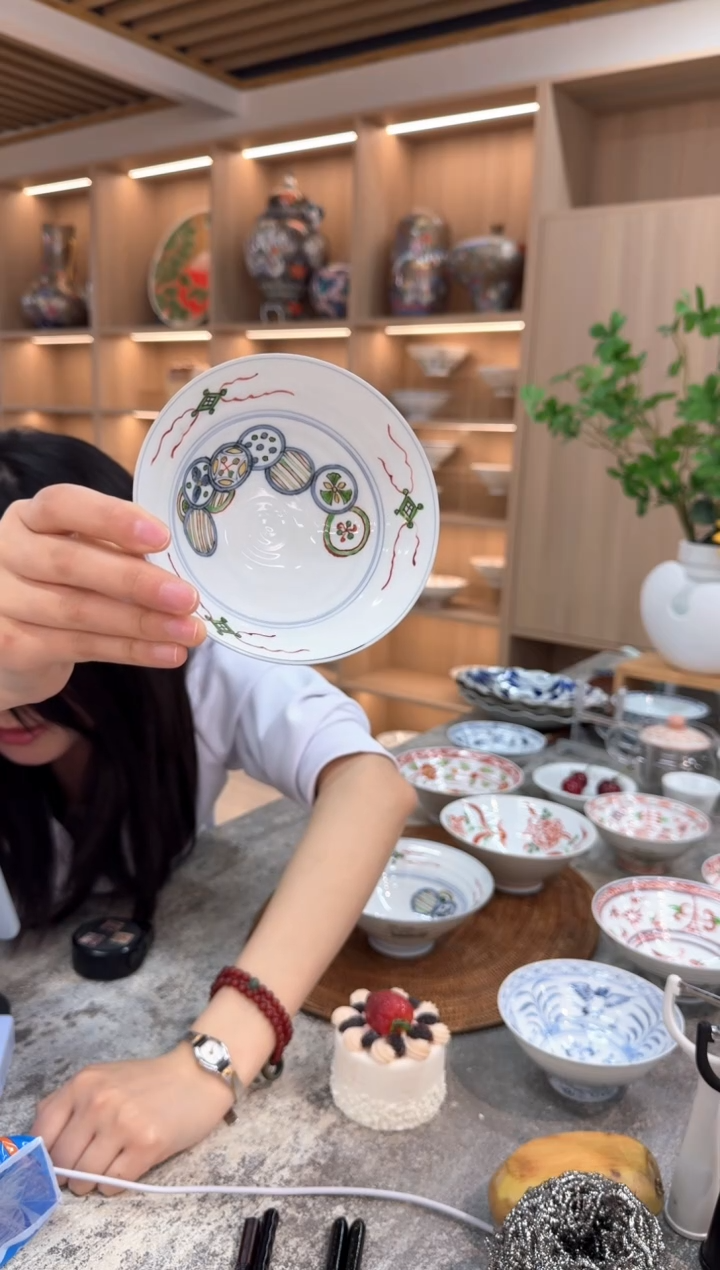 瓷片HD-30 天啓赤絵丸紋 平碗（中）