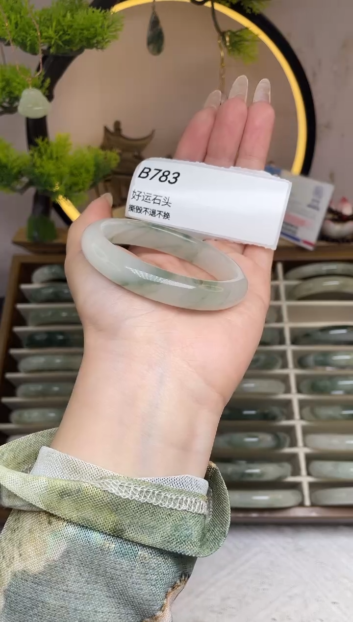 未镶嵌手镯石英质玉b783