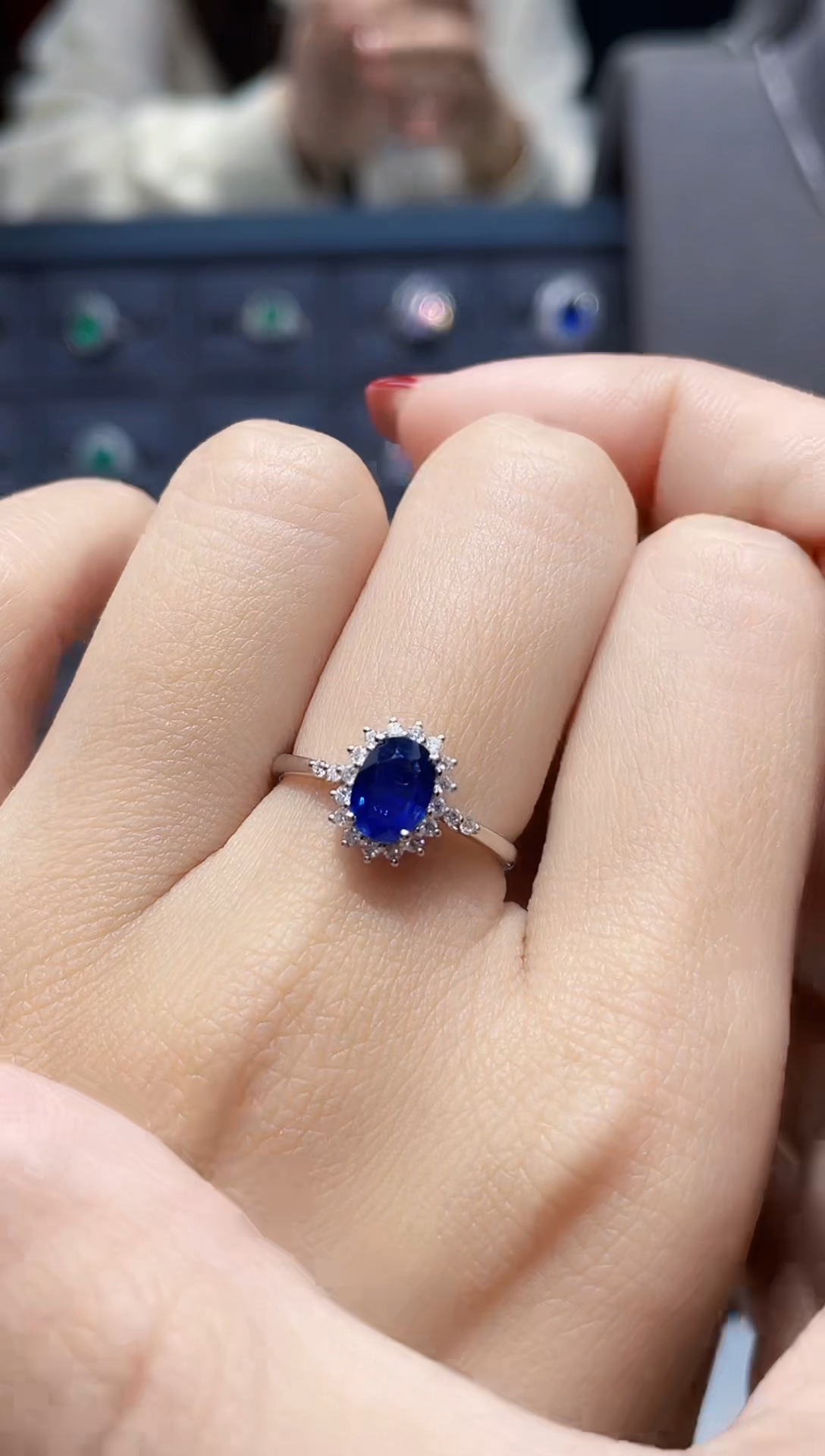 【闪购商品】蓝宝石戒指18K金镶嵌1.00克拉/皇家蓝