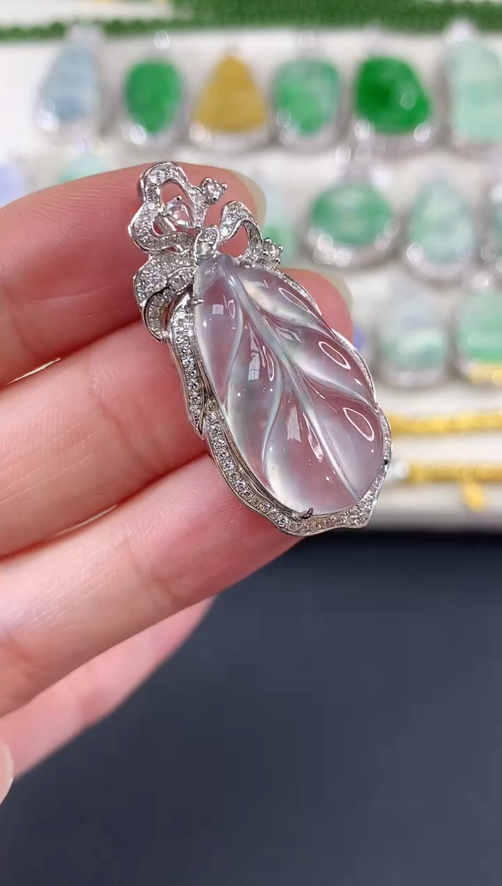 吊坠(不含链)18K金镶嵌翡翠256|