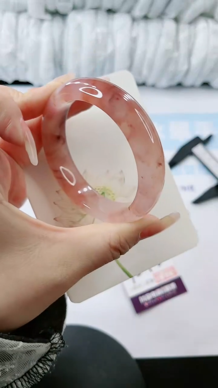 【闪购商品】石英质玉手镯未镶嵌多样性发货P540