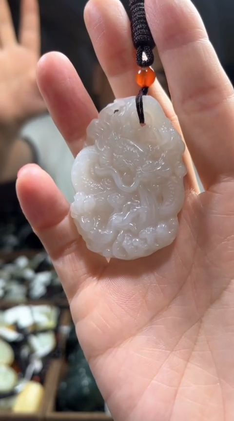 和田玉未镶嵌颈饰·