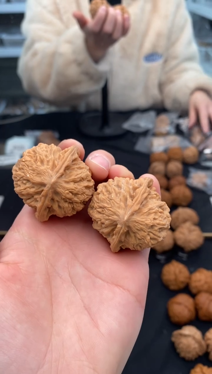 【闪购商品】文玩核桃把件金牛38-t194