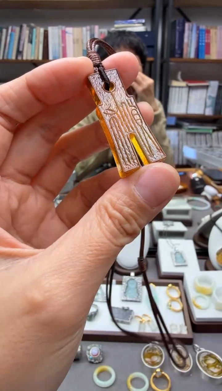 琥珀颈饰未镶嵌货布吊坠