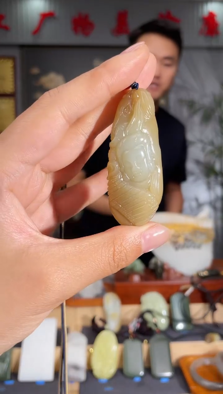 和田玉未镶嵌颈饰1