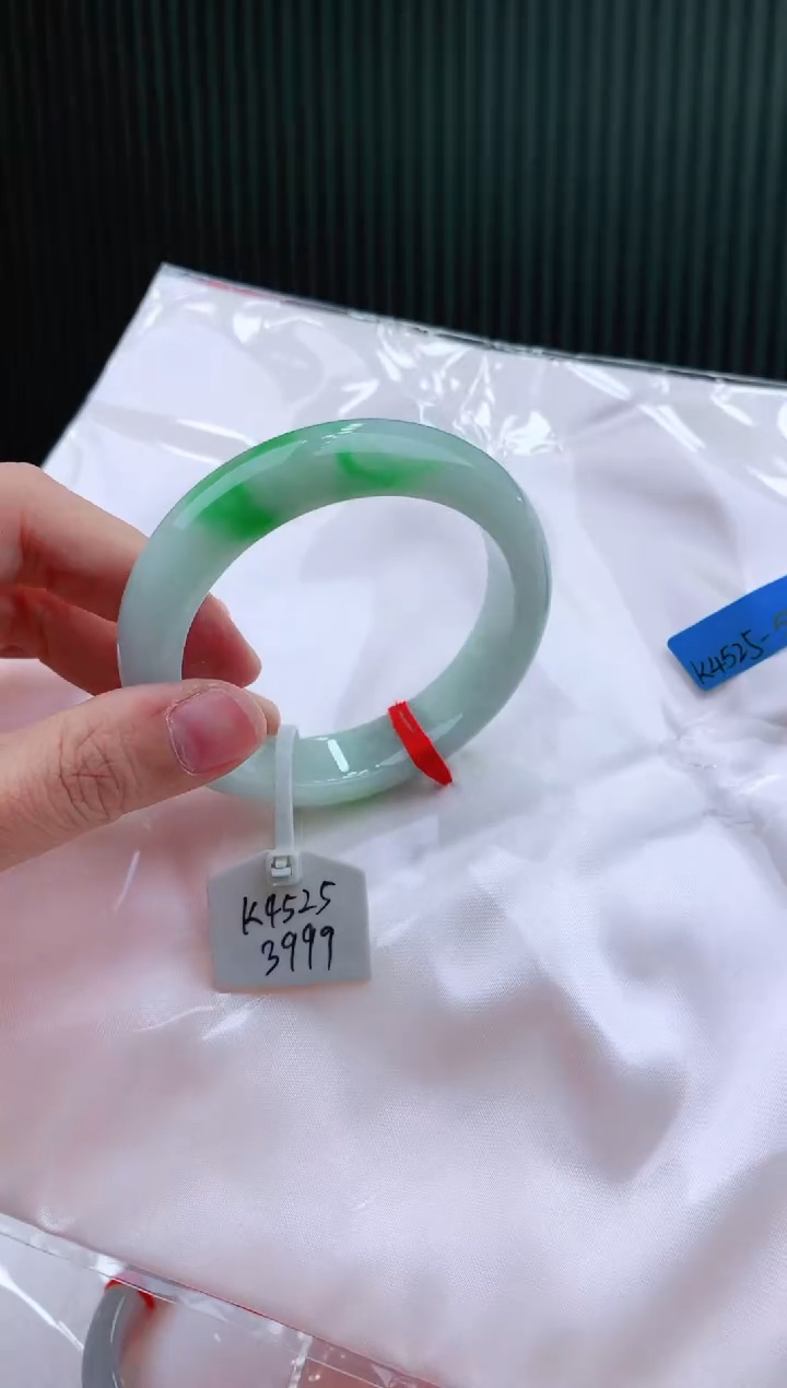 未镶嵌手镯翡翠111