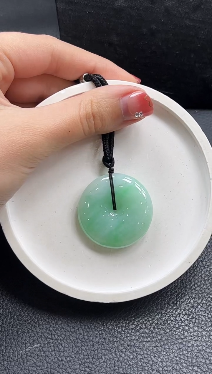 【闪购商品】翡翠颈饰18K金镶嵌平安扣