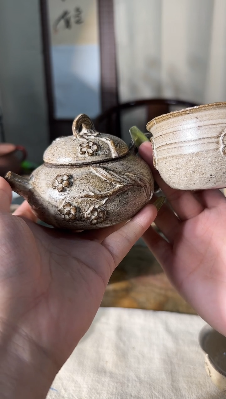 瓷片熙*手作粉引花花壶+杯子