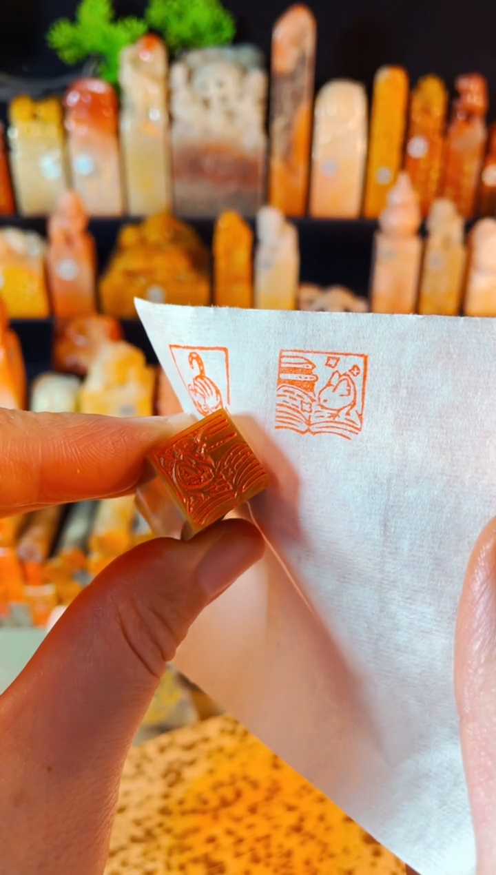 【闪购商品】巴林石印石手工篆刻《小鸡看书》1.5