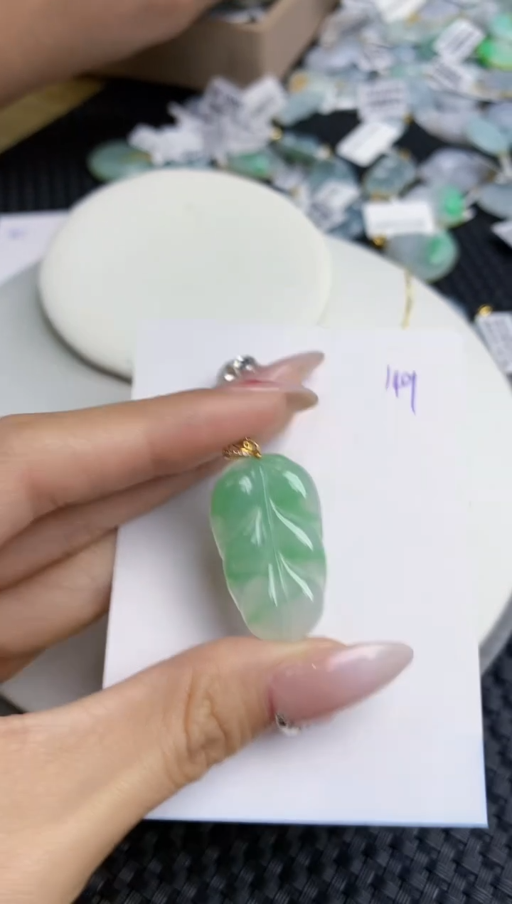 【闪购商品】翡翠颈饰18K金镶嵌 天然翡翠A货