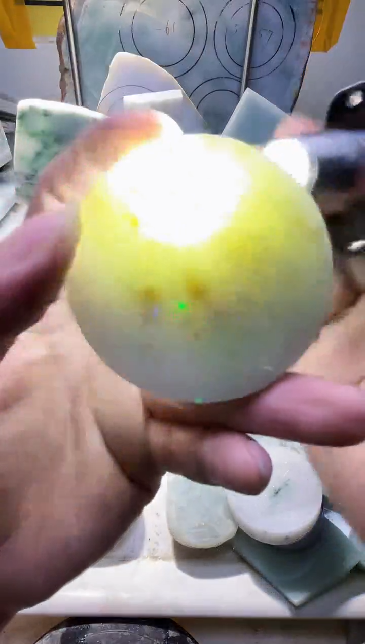 翡翠未镶嵌颈饰翡翠573