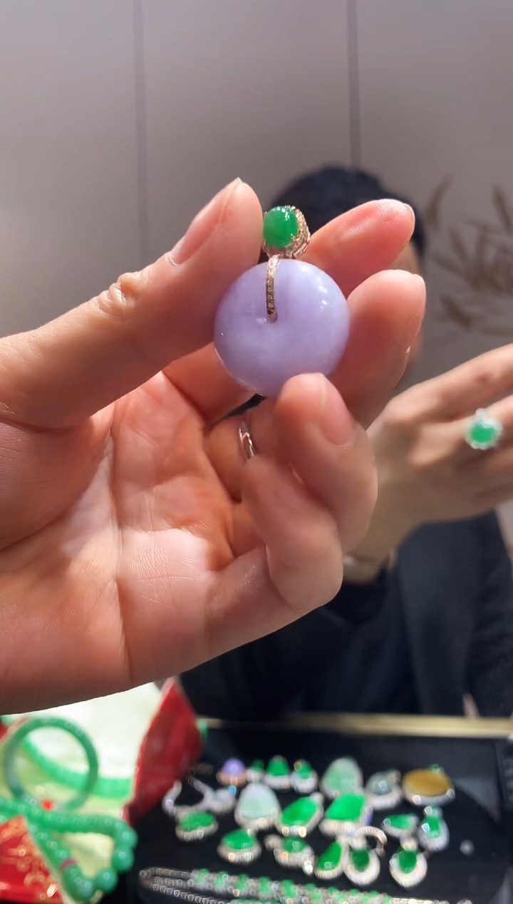 【闪购商品】翡翠吊坠(不含链)18K金镶嵌甜甜圈