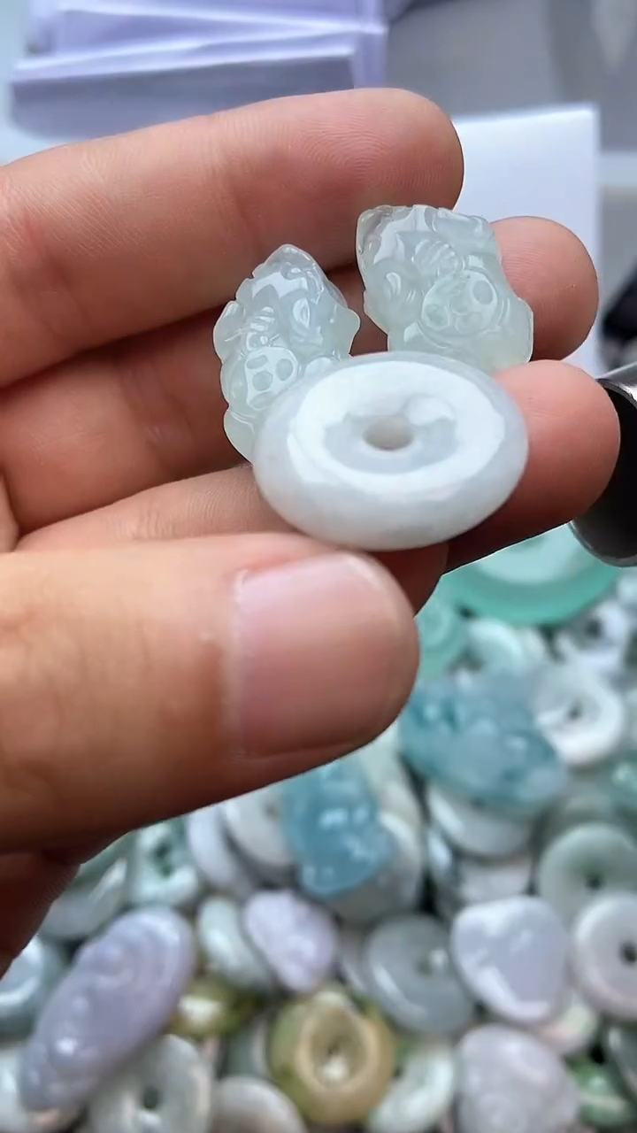 翡翠未镶嵌颈饰有纹有裂介意勿拍