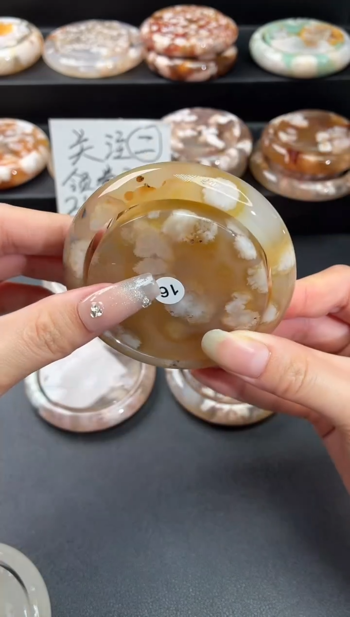 手镯玛瑙/玉髓未镶嵌石英质玉59圈(赠送镯心)圈口建议拍大
