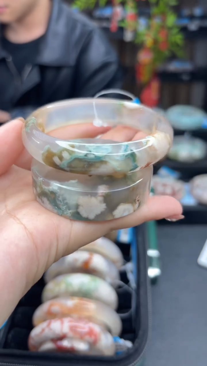 【闪购商品】石英质玉手镯未镶嵌193（57圈赠送镯心）